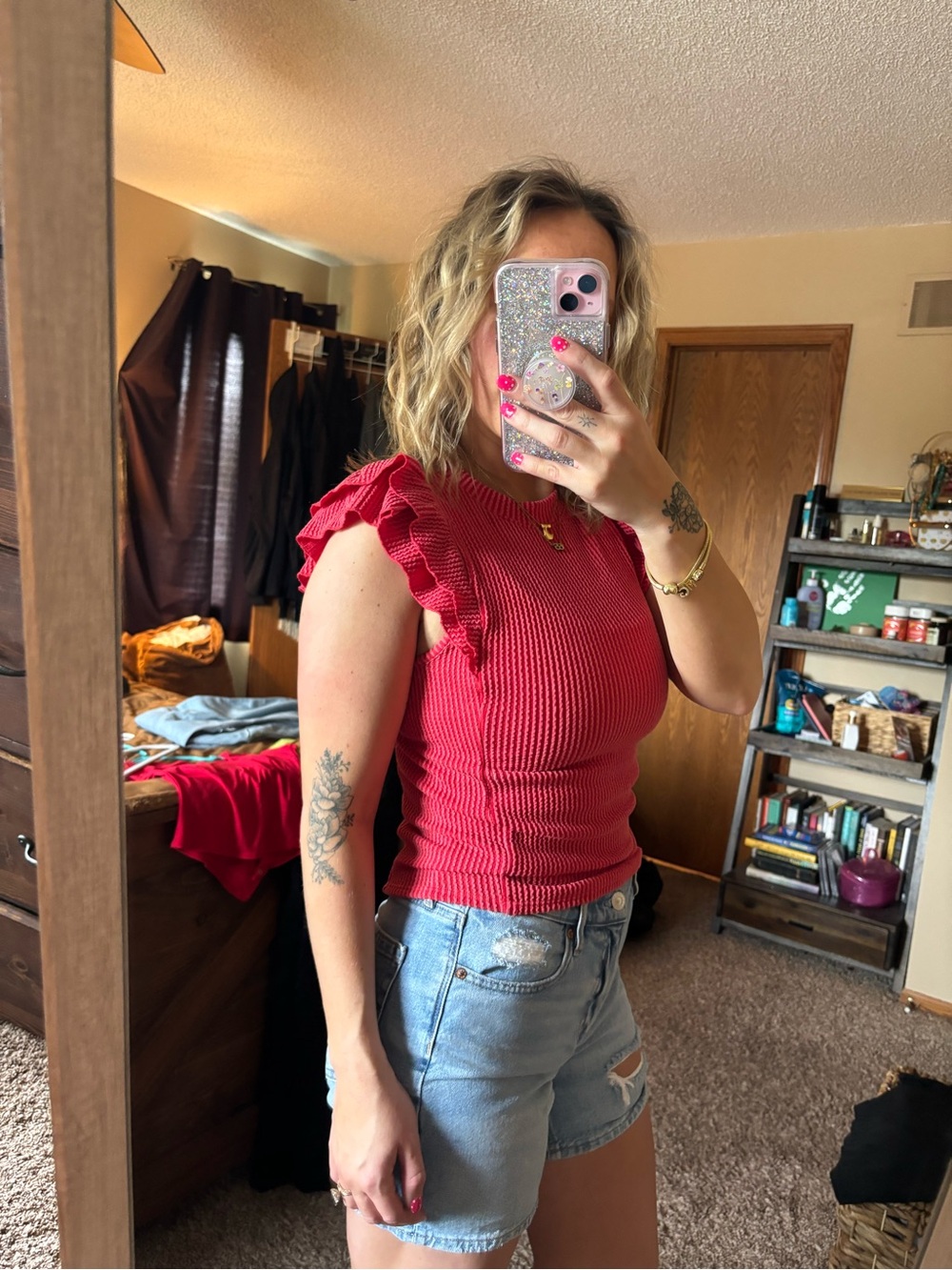 Sleeveless Ribbed Ruffle Shoulder Top - Red Moa moa brand - Picture 2 of 3